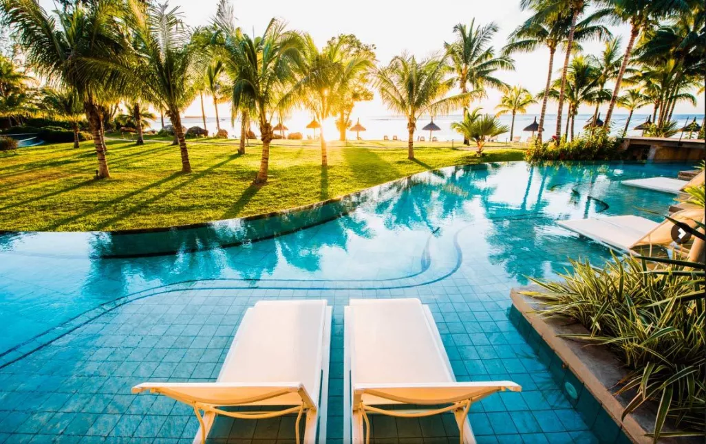 Victoria Beachcomber Resort & Spa 